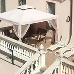 Hotel Innocenti