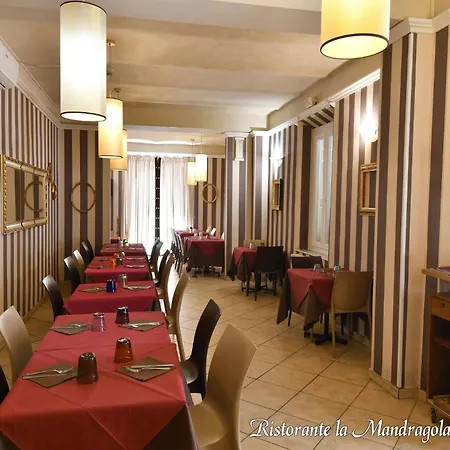 Hotel Innocenti 3*