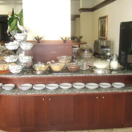 Hotel Innocenti 3*