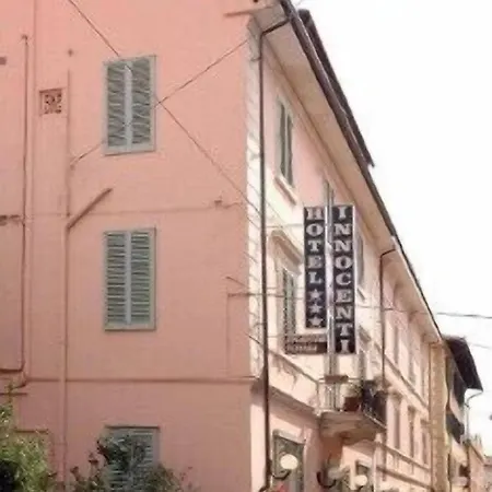 Hotel Innocenti 3*