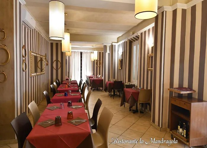 Hotel Innocenti 3*